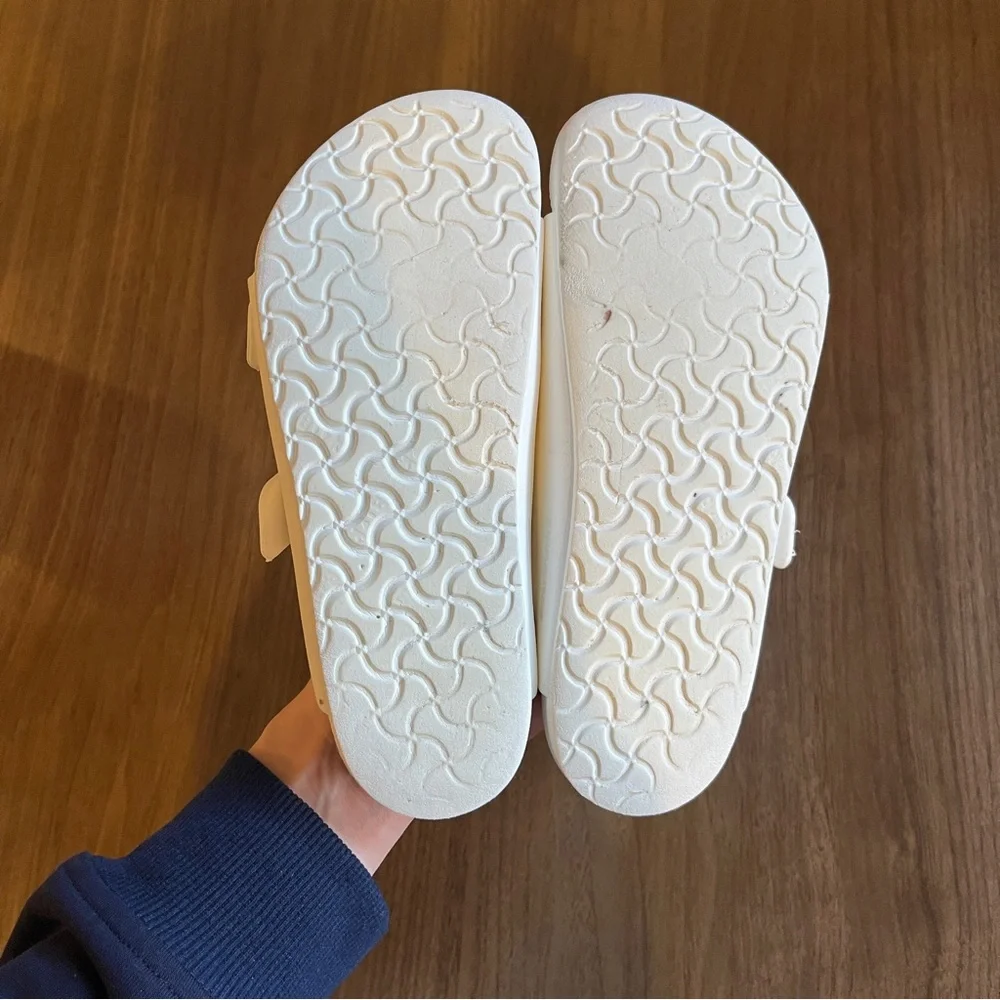 Birkenstock White Arizona EVA Sandals Big Kids US Size 1-1.5 EU Size 32